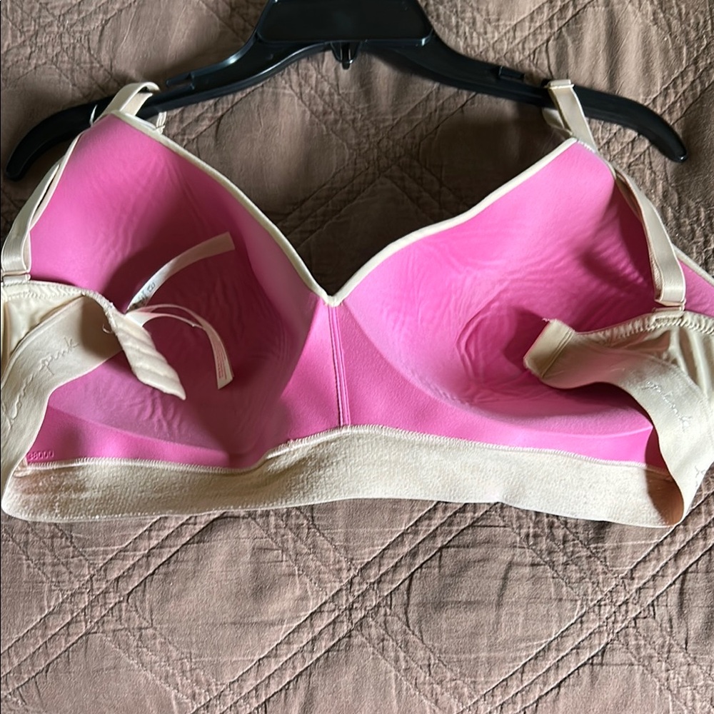 Victoria's Secret Cream Bra - Picture 5 of 5